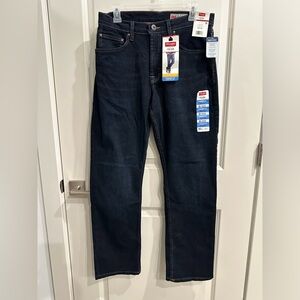 Wrangler jeans men straight fit 30x30 Deep dyed
New with a tag